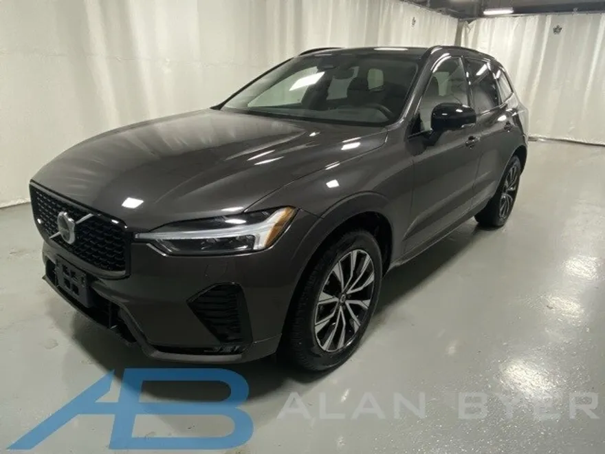 2025 Volvo XC60 B5 Plus photo 1