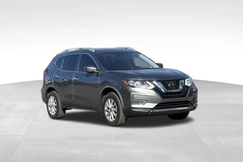 2020 Nissan Rogue SV photo 1