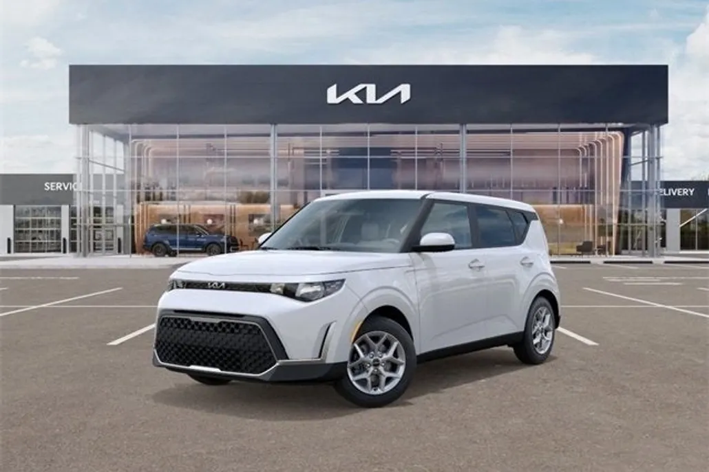 2025 Kia Soul LX photo 1