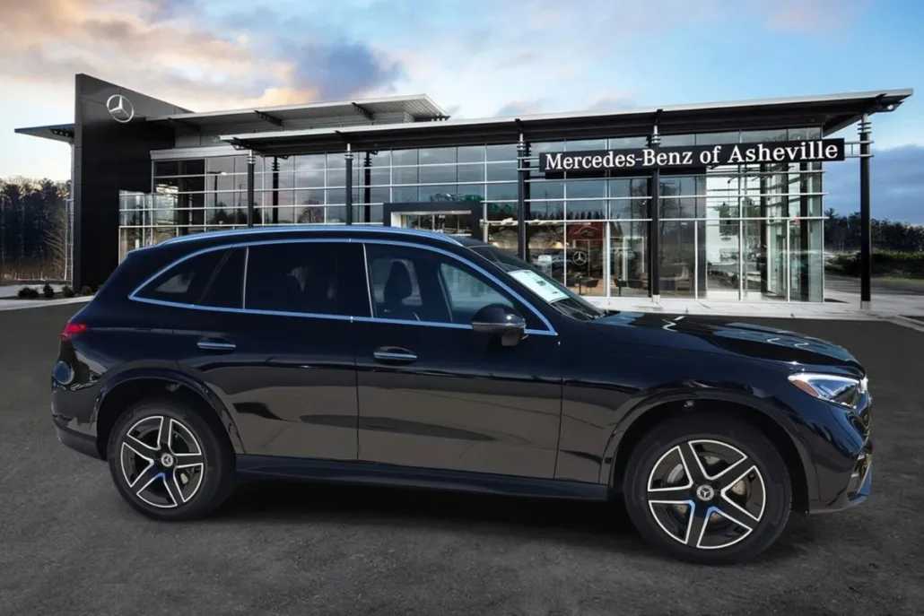 2026 Mercedes Benz GLC 300 4MATIC photo 1