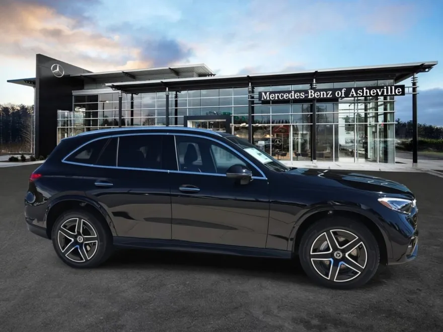 2026 Mercedes Benz GLC 300 4MATIC photo 1