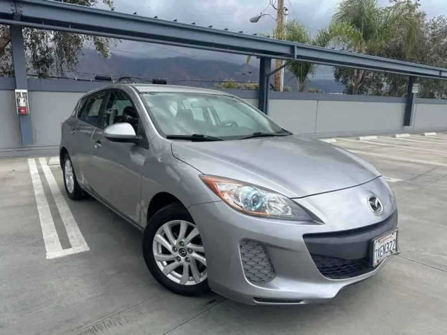 2013 Mazda Mazda3 Touring Hatchback photo 1