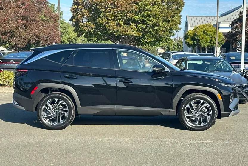 2025 Hyundai Tucson Hybrid Limited photo 1