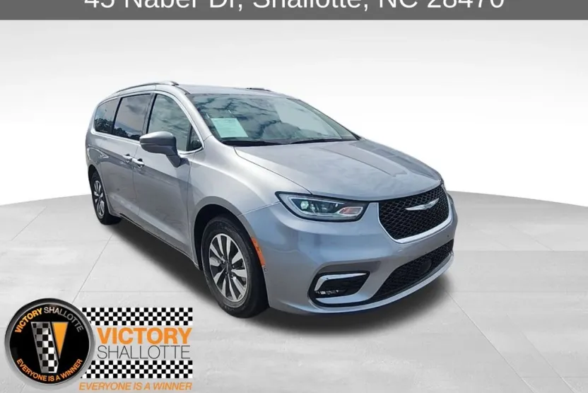 2021 Chrysler Pacifica Hybrid Touring L photo 1