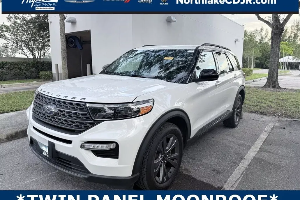 2022 Ford Explorer XLT photo 1