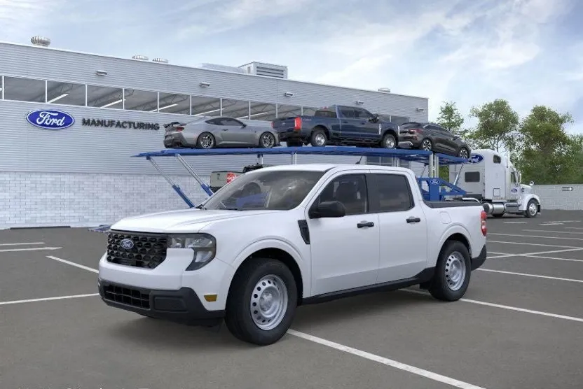 2025 Ford Maverick XL photo 1