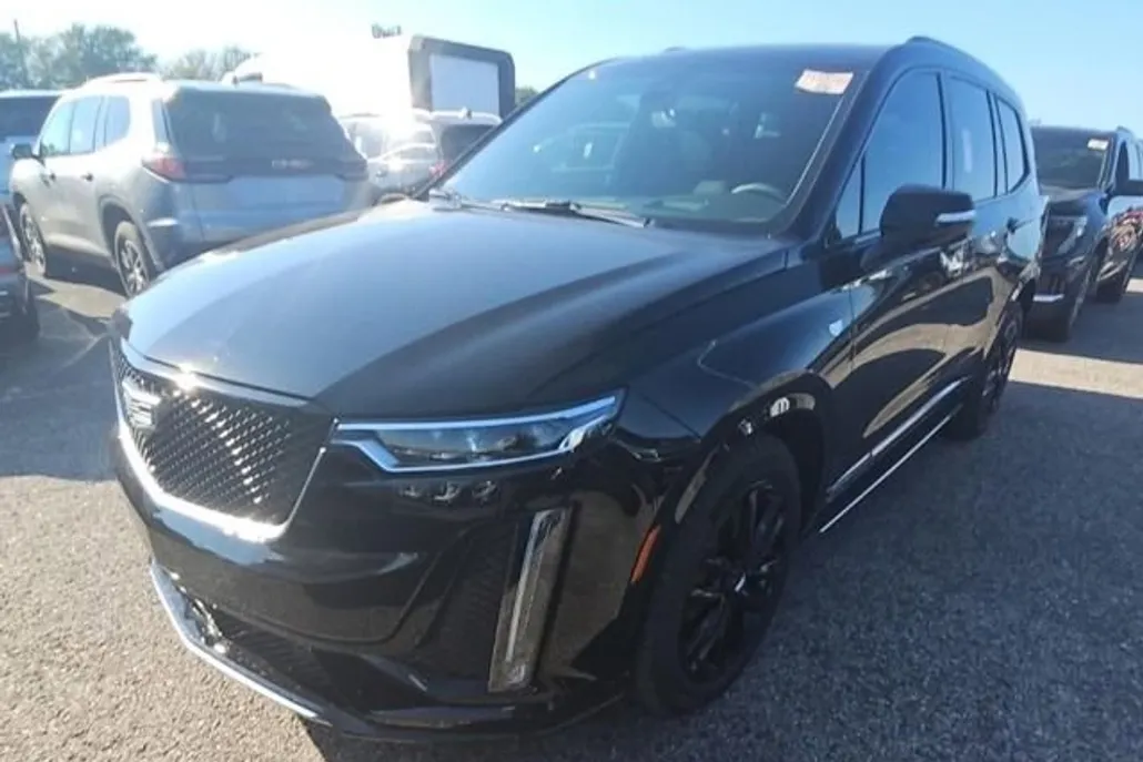 2025 Cadillac XT6 Sport photo 1