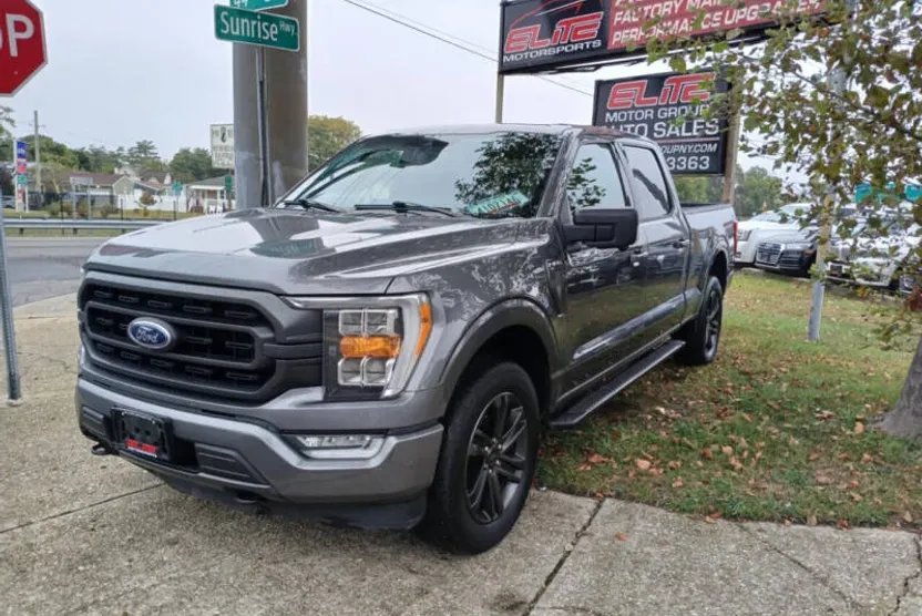 2021 Ford F-150 XLT photo 1