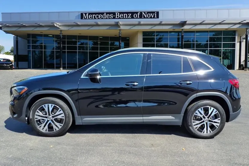 2025 Mercedes Benz GLA 250 4MATIC photo 1