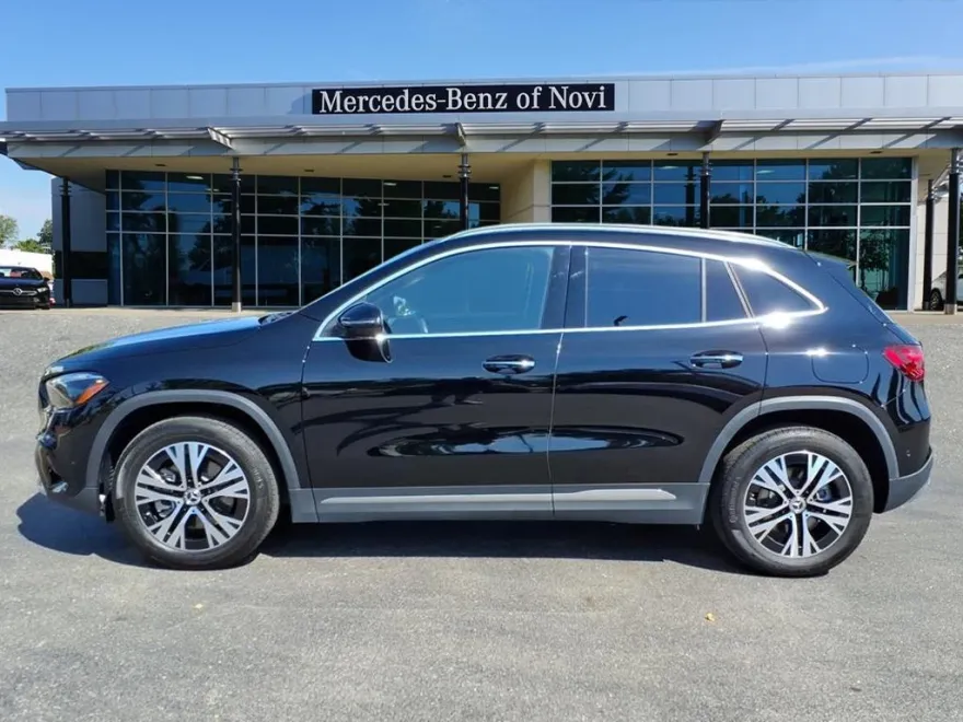 2025 Mercedes Benz GLA 250 4MATIC photo 1