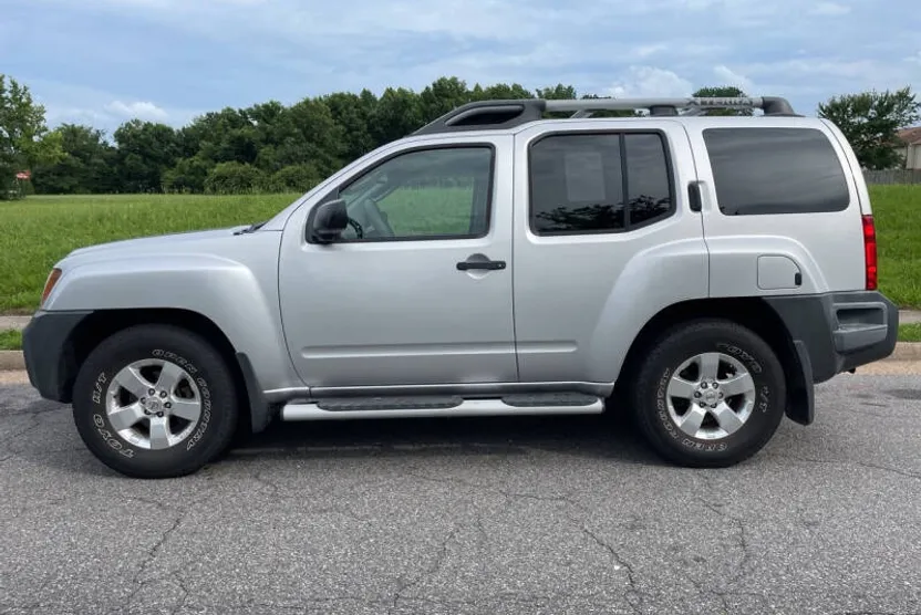 2010 Nissan Xterra S photo 1