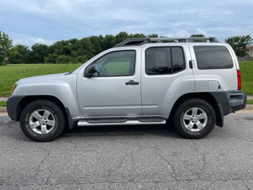 2010 Nissan Xterra S photo 1