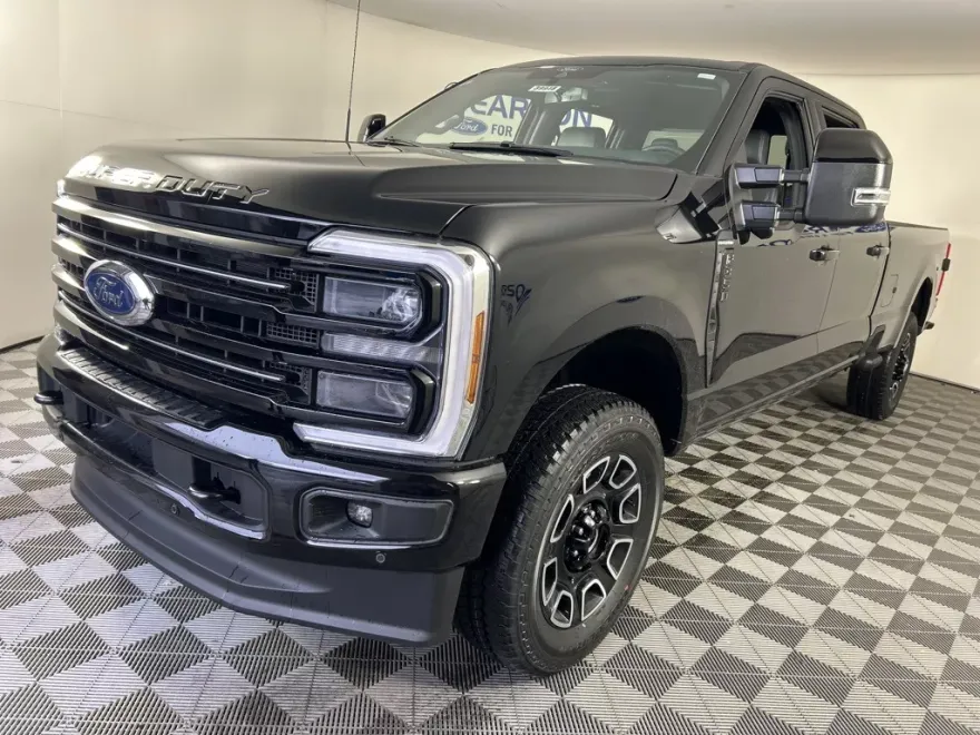 2025 Ford F-350 Platinum photo 1