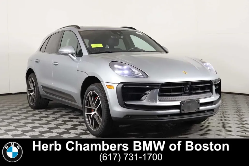 2022 Porsche Macan S photo 1