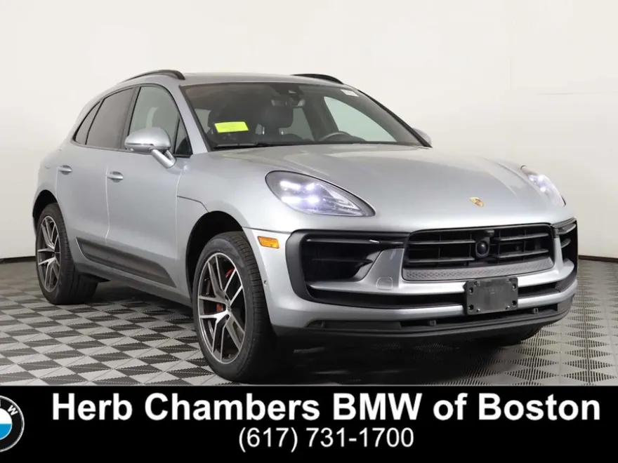 2022 Porsche Macan S photo 1