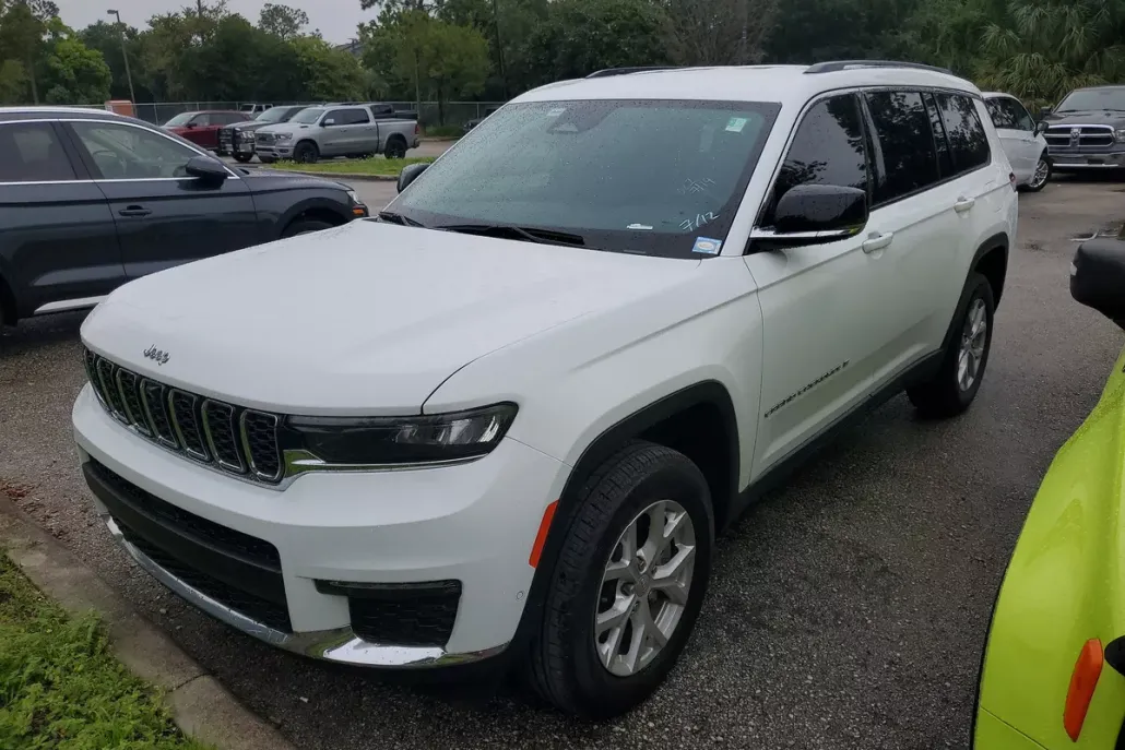 2024 Jeep Grand Cherokee Limited photo 1