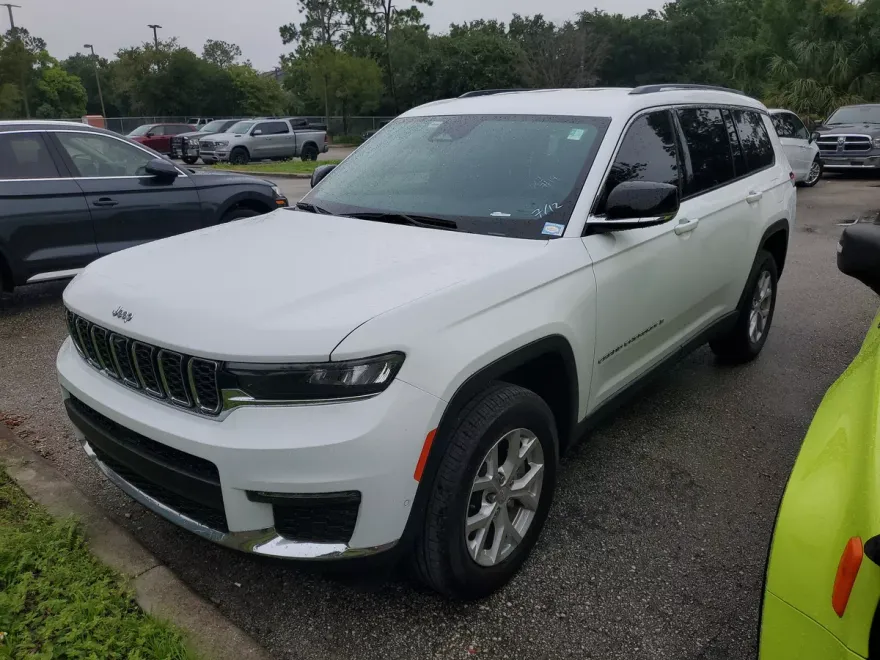 2024 Jeep Grand Cherokee Limited photo 1