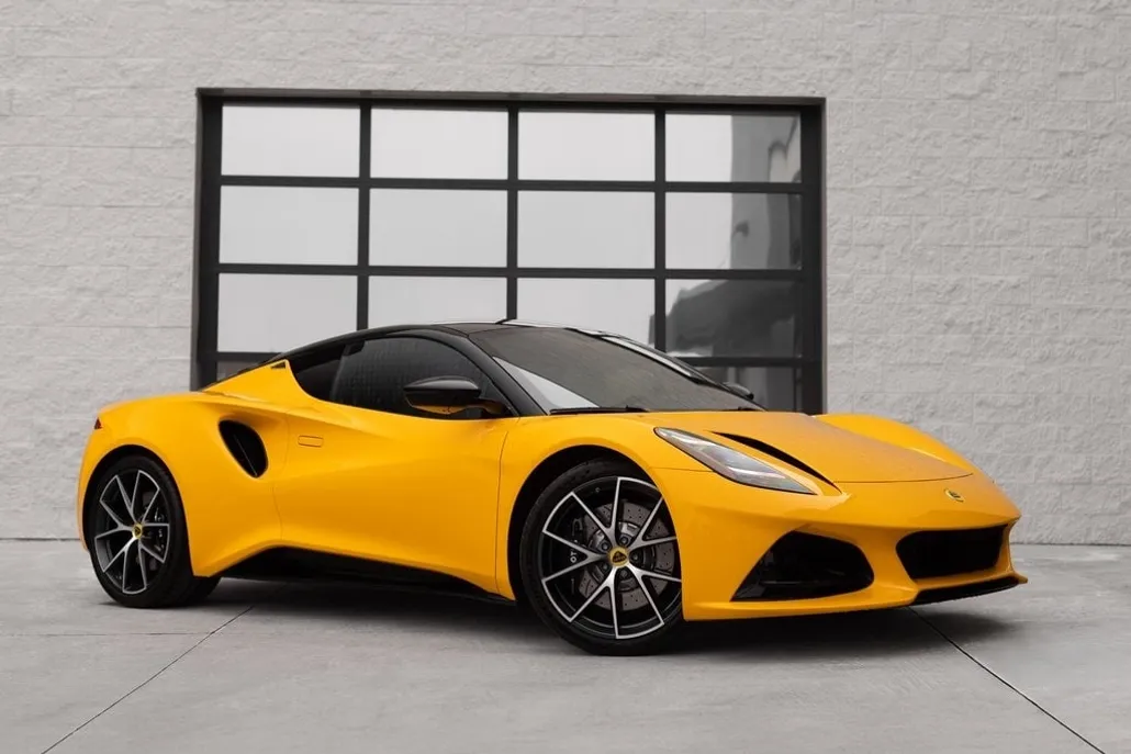 2024 Lotus Emira First Edition photo 1