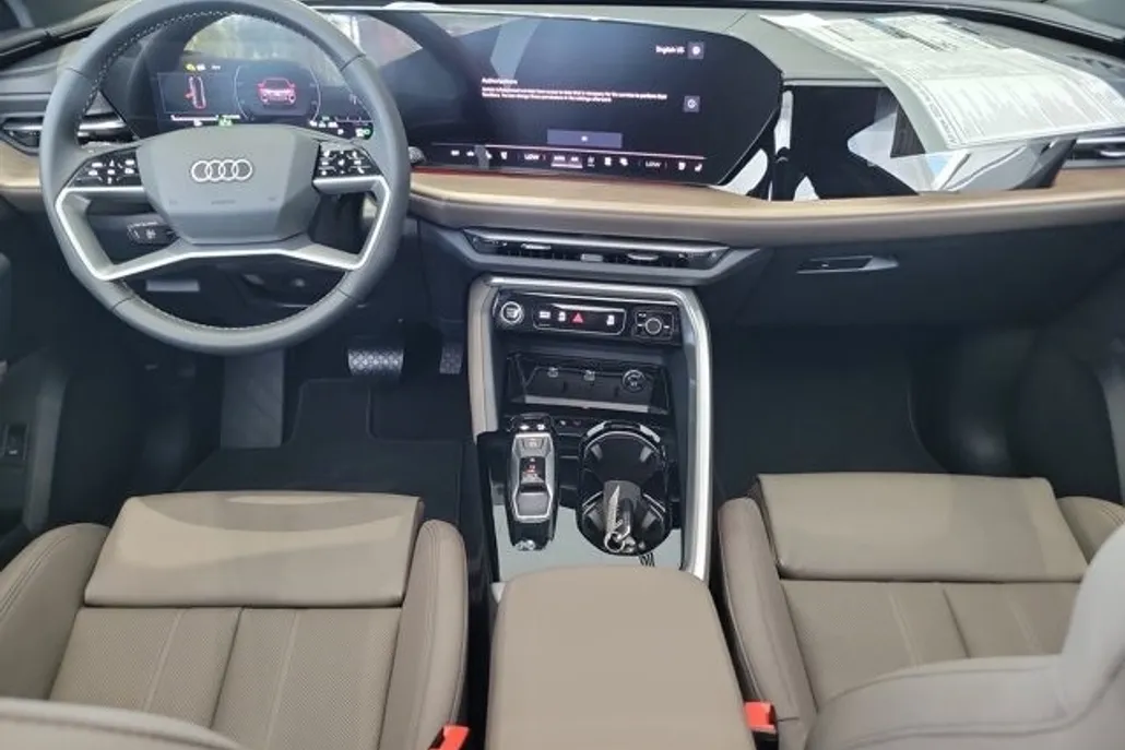 2025 Audi Q5 2.0T Premium Plus photo 1