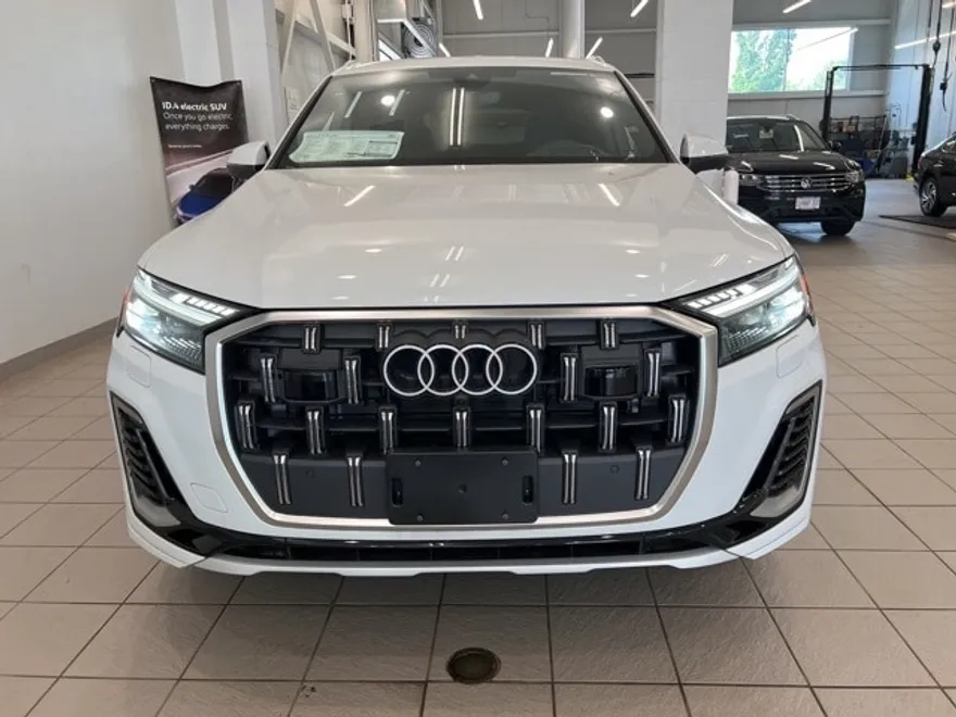 2025 Audi Q7 55 Prestige photo 1