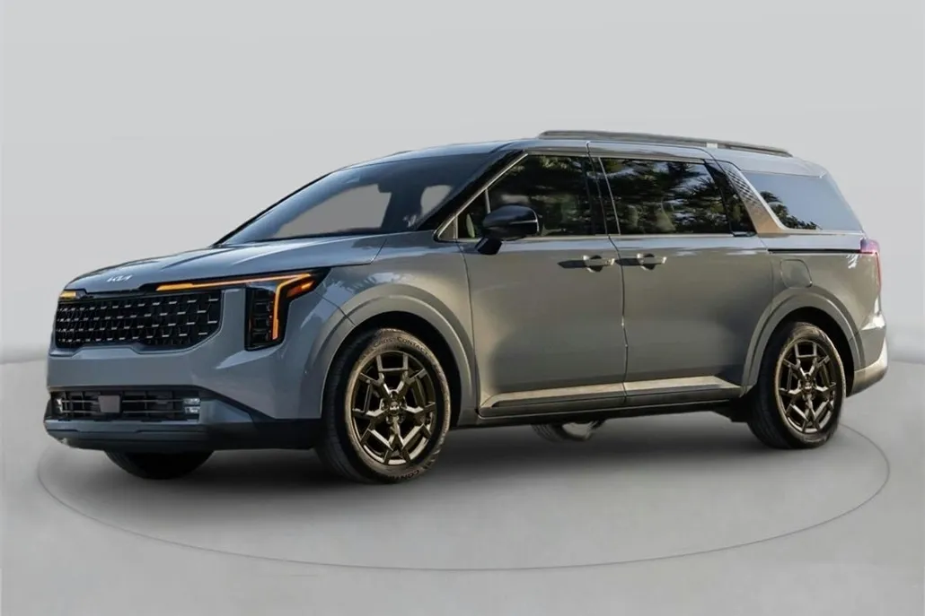 2025 Kia Carnival SX photo 1