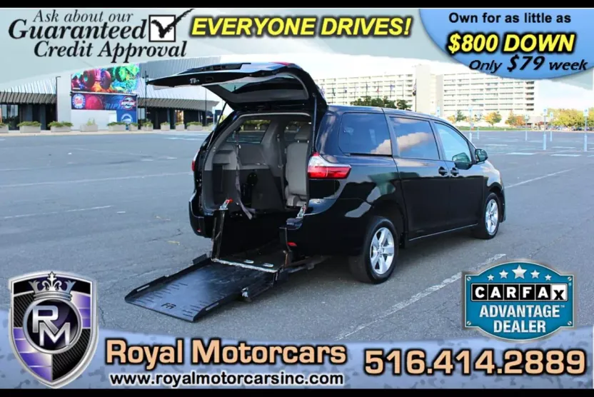 2020 Toyota Sienna photo 1