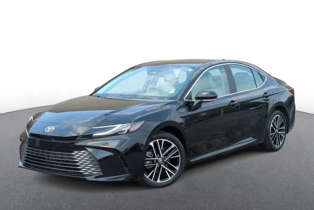 2025 Toyota Camry XLE photo 1