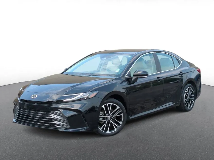 2025 Toyota Camry XLE photo 1