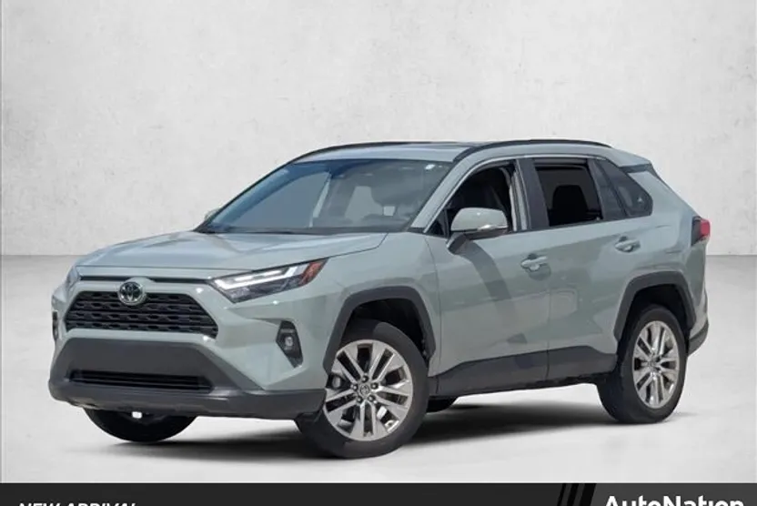2023 Toyota RAV4 XLE Premium photo 1