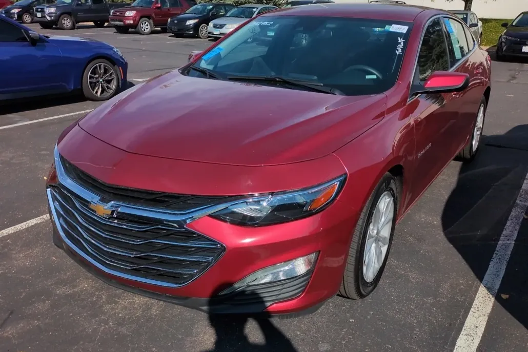 2025 Chevrolet Malibu 1LT photo 1