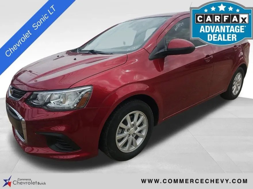 2020 Chevrolet Sonic LT photo 1