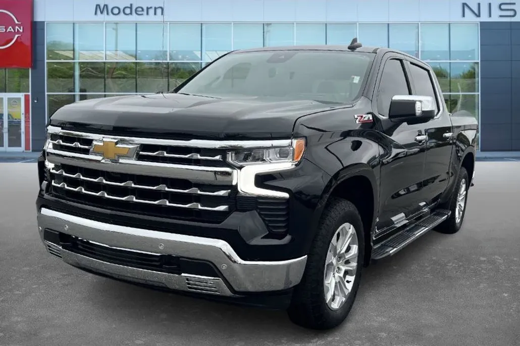 2024 Chevrolet Silverado 1500 LTZ photo 1