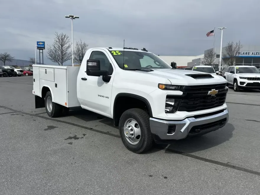 2025 Chevrolet Silverado 3500HD Work Truck photo 1