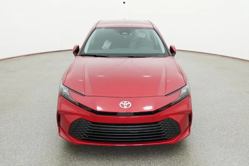 2025 Toyota Camry LE photo 1