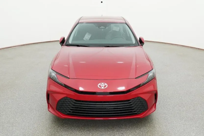 2025 Toyota Camry LE photo 1