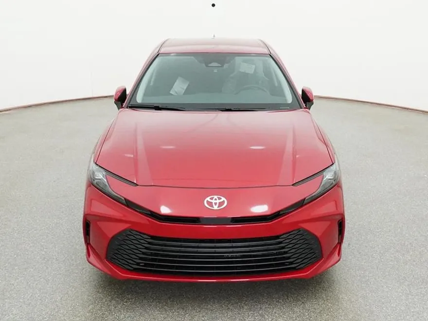 2025 Toyota Camry LE photo 1