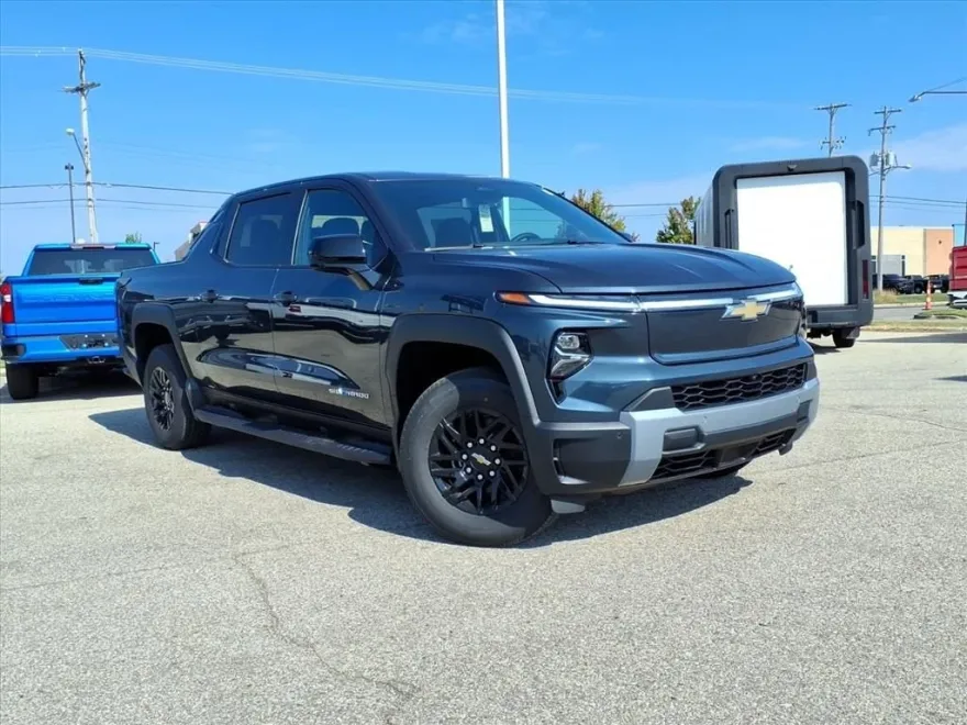 2026 Chevrolet Silverado EV LT photo 1