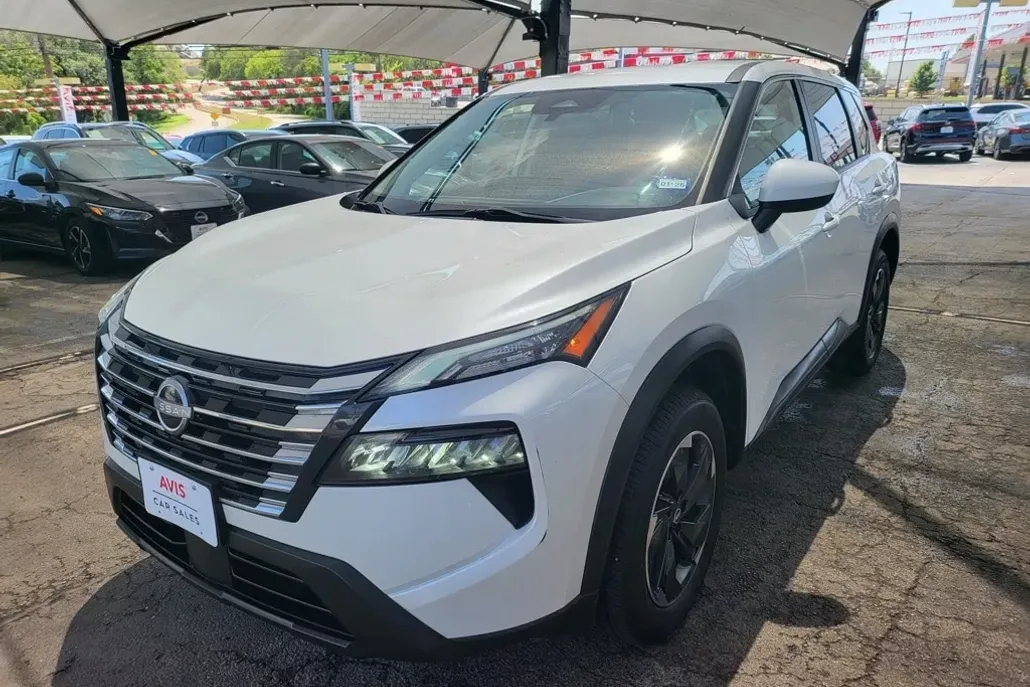 2024 Nissan Rogue SV photo 1