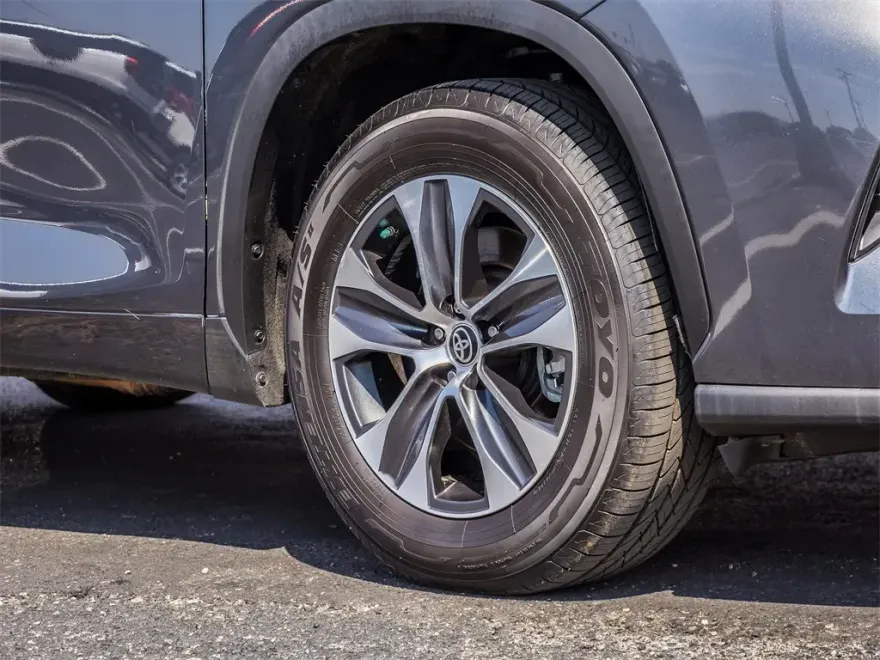 2020 Toyota Highlander Hybrid XLE photo 1