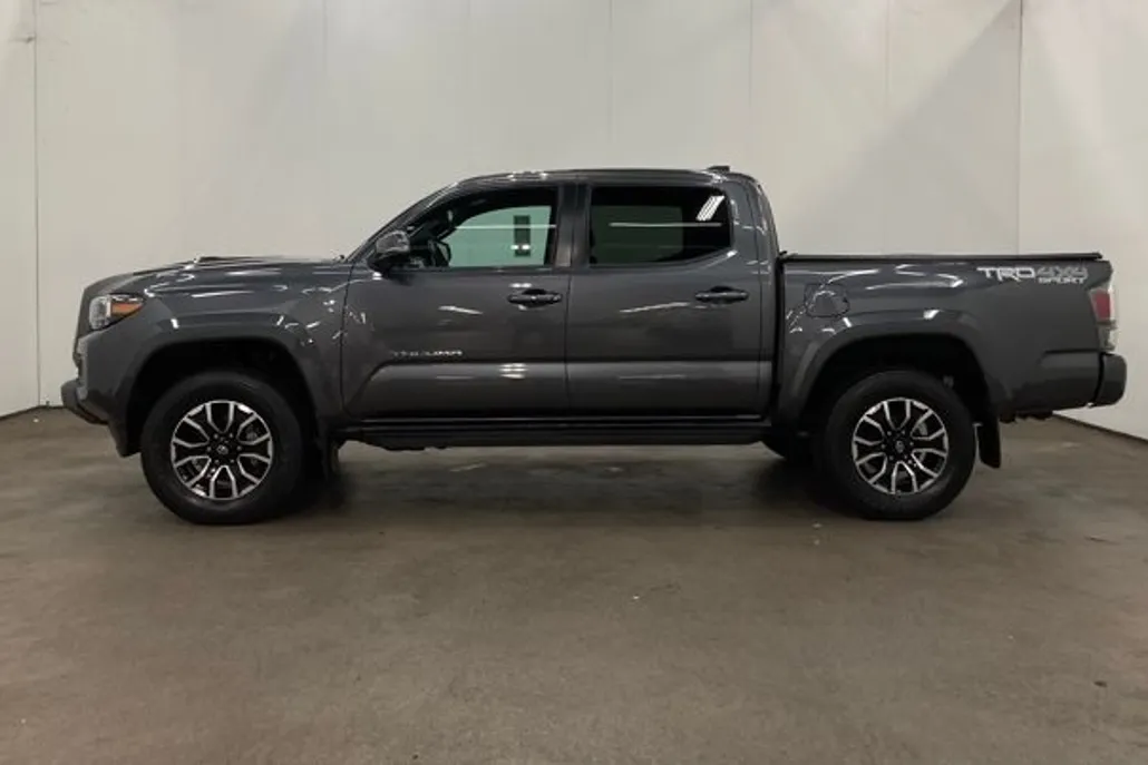 2021 Toyota Tacoma TRD Sport photo 1