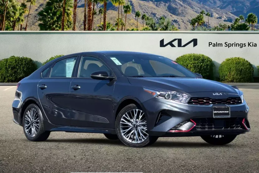 2023 Kia Forte GT-Line photo 1