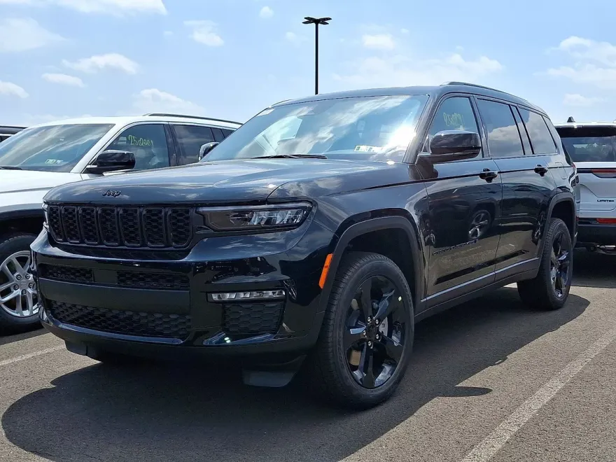 2025 Jeep Grand Cherokee Limited photo 1