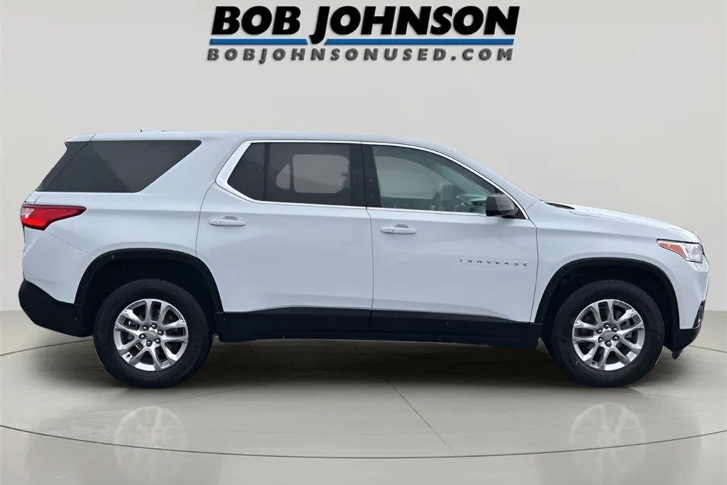2019 Chevrolet Traverse LS photo 1