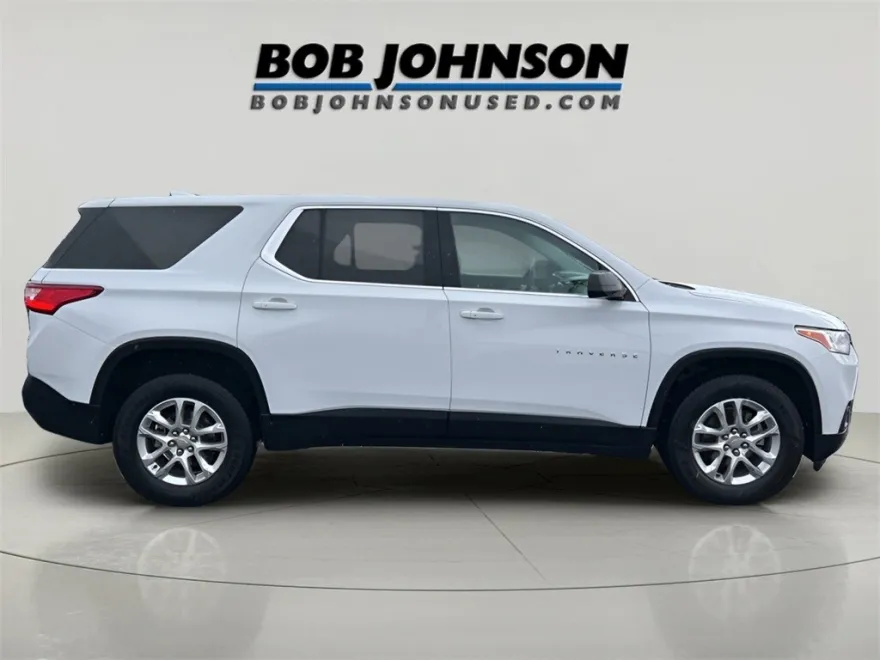 2019 Chevrolet Traverse LS photo 1