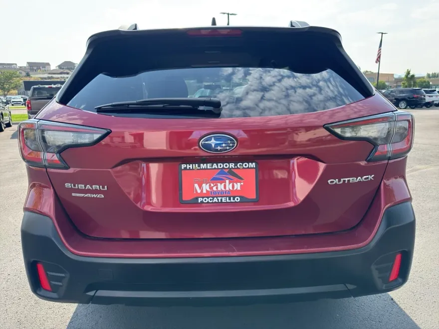 2022 Subaru Outback Premium photo 1