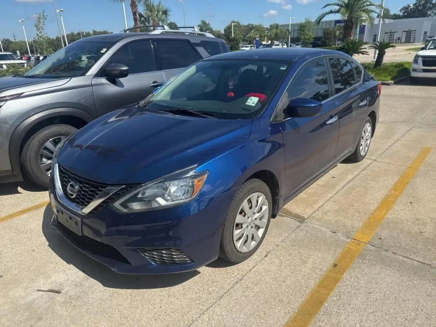 2017 Nissan Sentra S photo 1