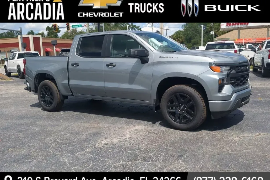 2025 Chevrolet Silverado 1500 Custom photo 1