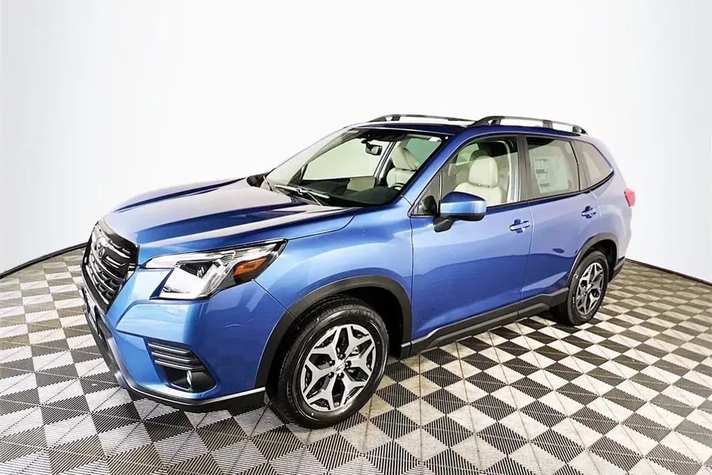 2023 Subaru Forester Premium photo 1