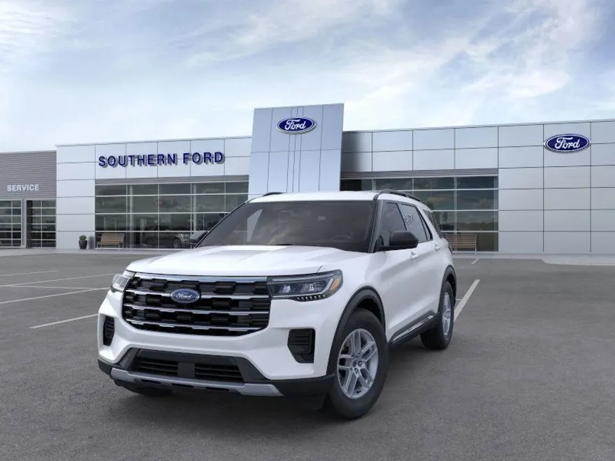 2025 Ford Explorer photo 1