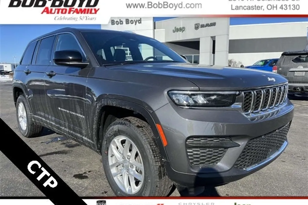 2025 Jeep Grand Cherokee Laredo photo 1